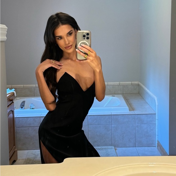 MESHKI POINTED CORSET MAXI DRESS - Picture 4 of 4